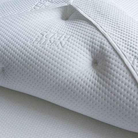 Et ekstra lag beskyttelse i form av en madrassbeskyttelse gjør det enklere å ta godt vare på madrassen din. Det gir færre flekker på selve madrassen, og beskyttelsen kan vaskes i vaskemaskin.