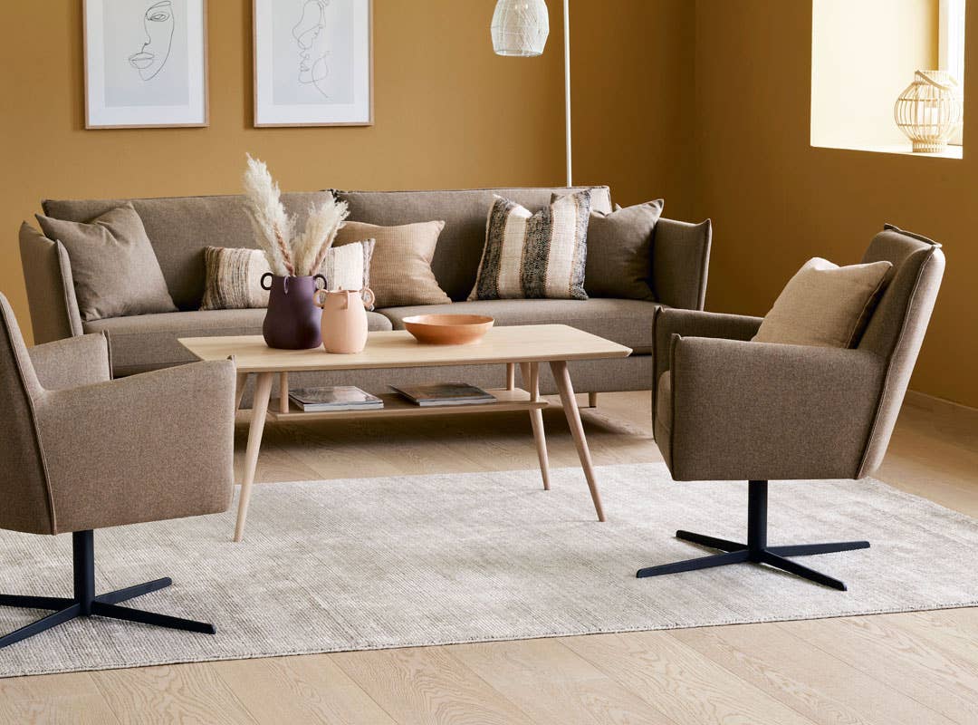 Hvordan sofaen skal brukes er med på å bestemme hvilket materiale og hvilket oppsett som er det beste alternativet du kan velge. Målet er at sofaen skal vare så lenge som mulig! Her ser du Sandefjord modulsofa.